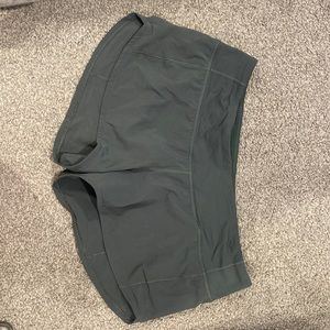 Lululemon low rise speed up short 2.5” lined